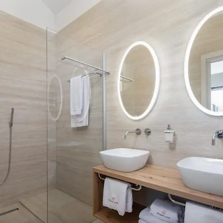 Holiday home Ferienhaus Mit Privatpool Fur 8 Personen Ca 190 Qm In Rogoznicko, Dalmatien Norddalmatien