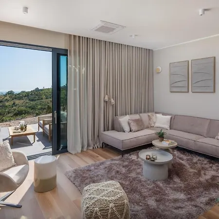 Ferienhaus Mit Privatpool Fur 8 Personen Ca 190 Qm In Rogoznicko, Dalmatien Norddalmatien *