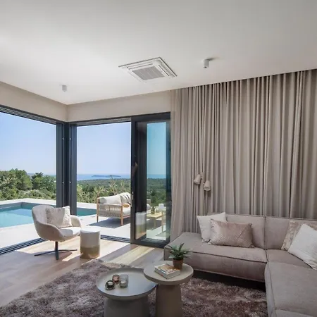 Ferienhaus Mit Privatpool Fur 8 Personen Ca 190 Qm In Rogoznicko, Dalmatien Norddalmatien *