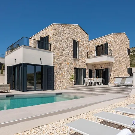 Holiday home Ferienhaus Mit Privatpool Fur 8 Personen Ca 190 Qm In Rogoznicko, Dalmatien Norddalmatien