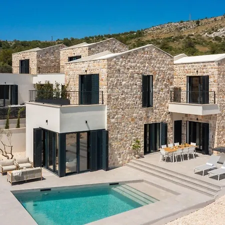 Holiday home Ferienhaus Mit Privatpool Fur 8 Personen Ca 190 Qm In Rogoznicko, Dalmatien Norddalmatien